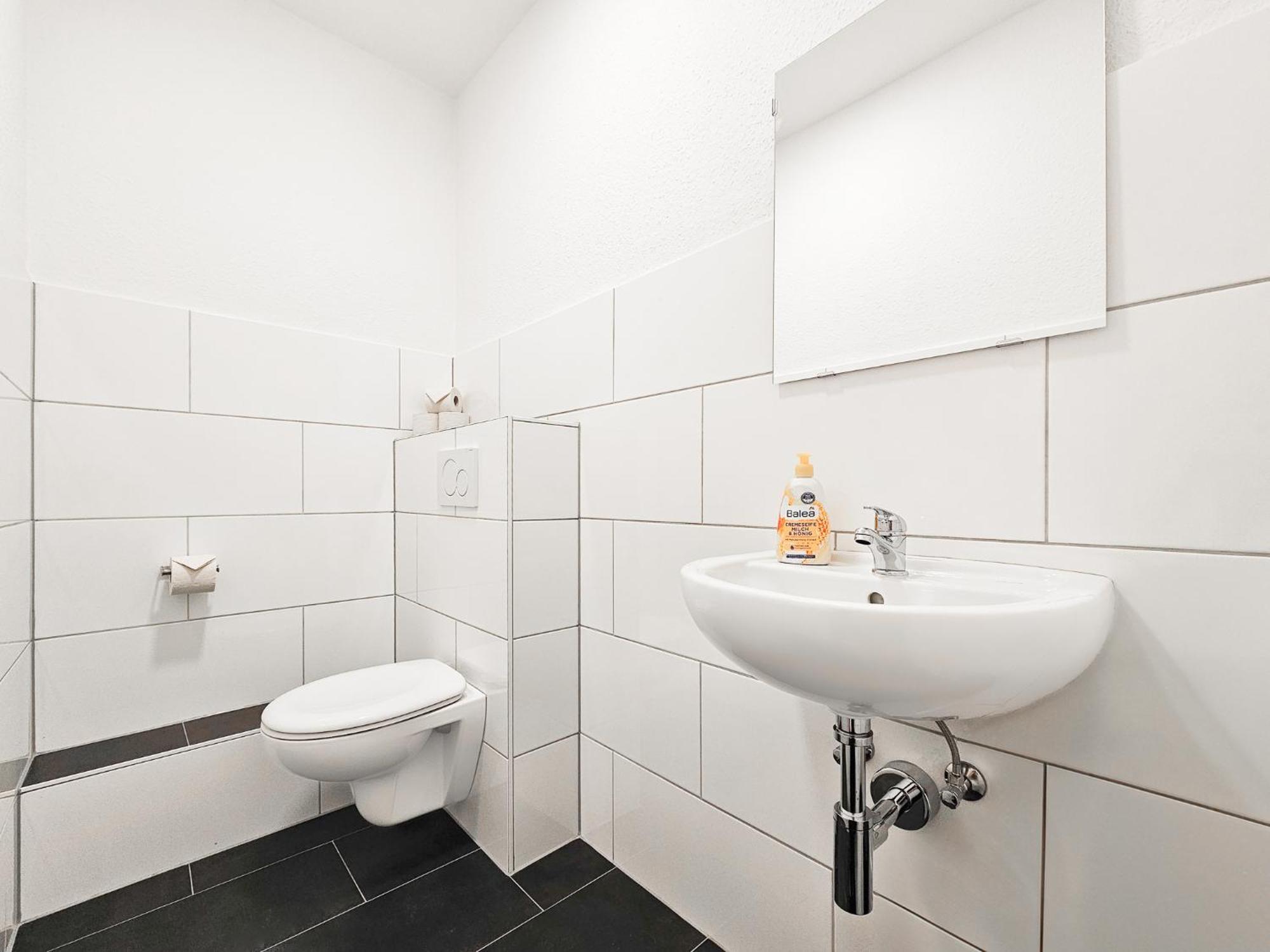 Raj Living - City Center Apartments With 5 Rooms - 10 Min Messe Dus Düsseldorf Extérieur photo