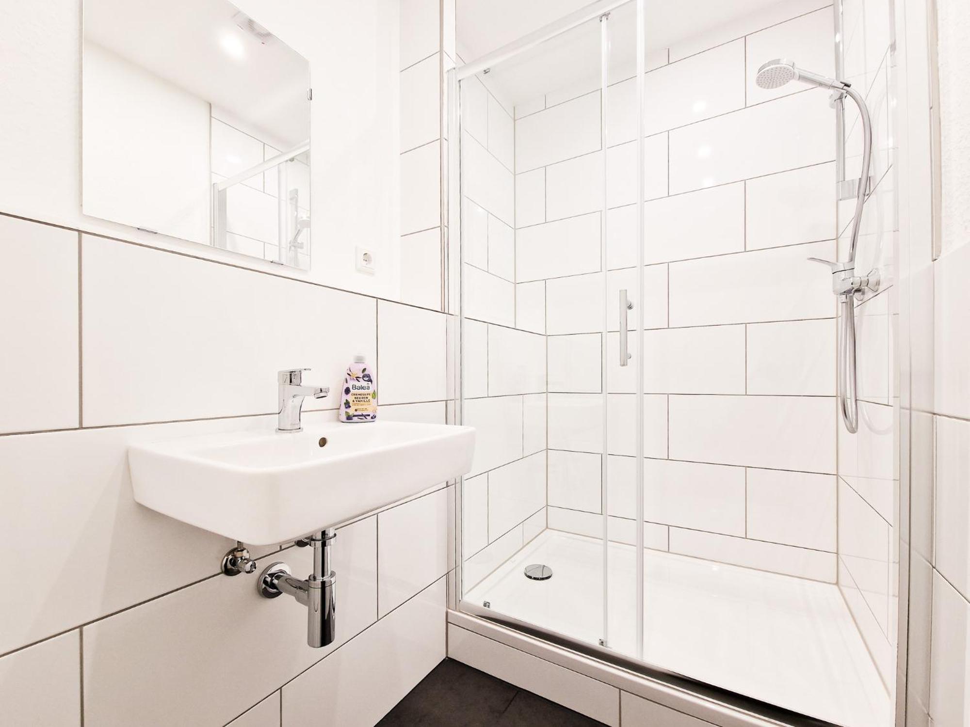 Raj Living - City Center Apartments With 5 Rooms - 10 Min Messe Dus Düsseldorf Extérieur photo