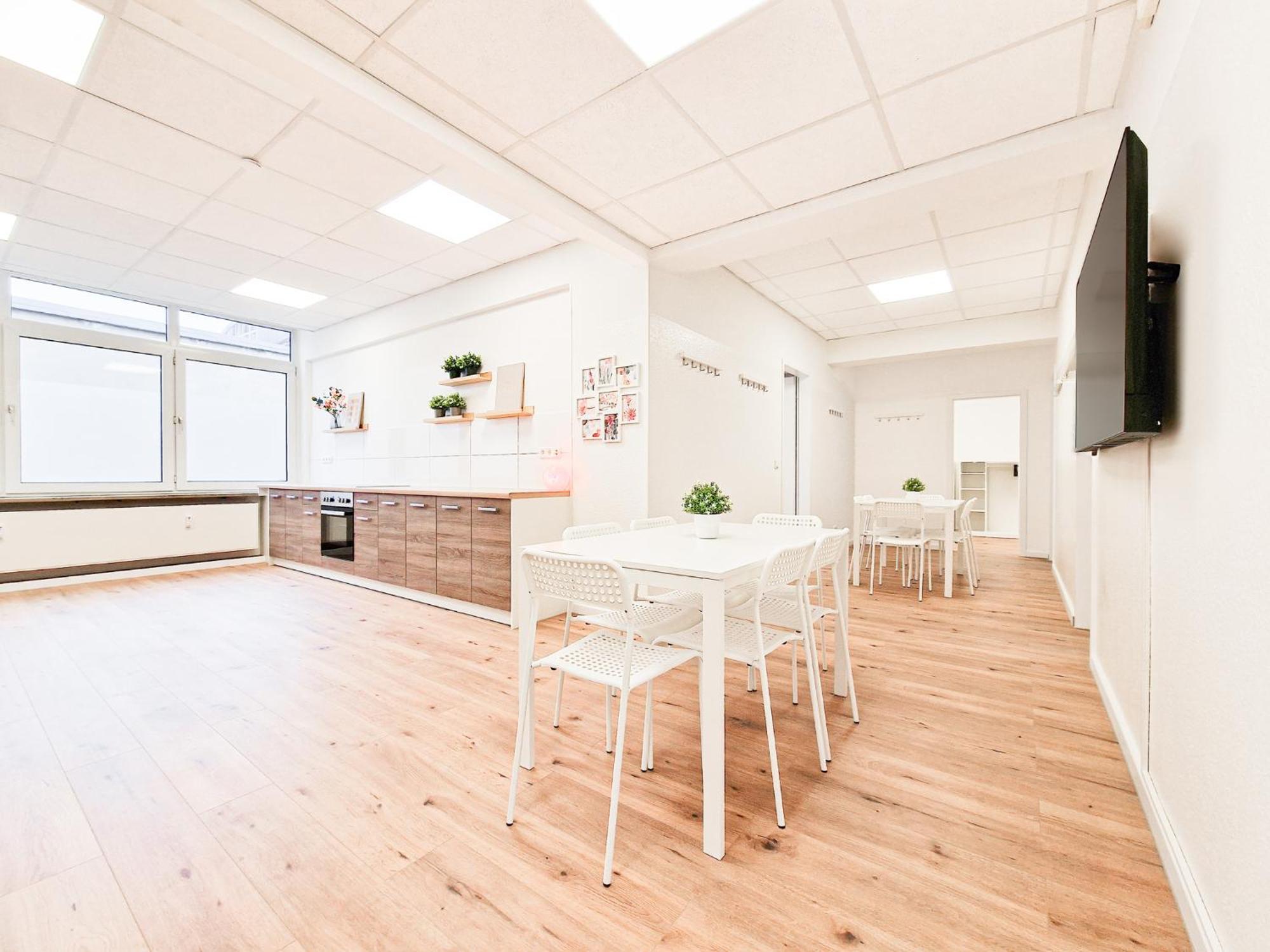 Raj Living - City Center Apartments With 5 Rooms - 10 Min Messe Dus Düsseldorf Extérieur photo