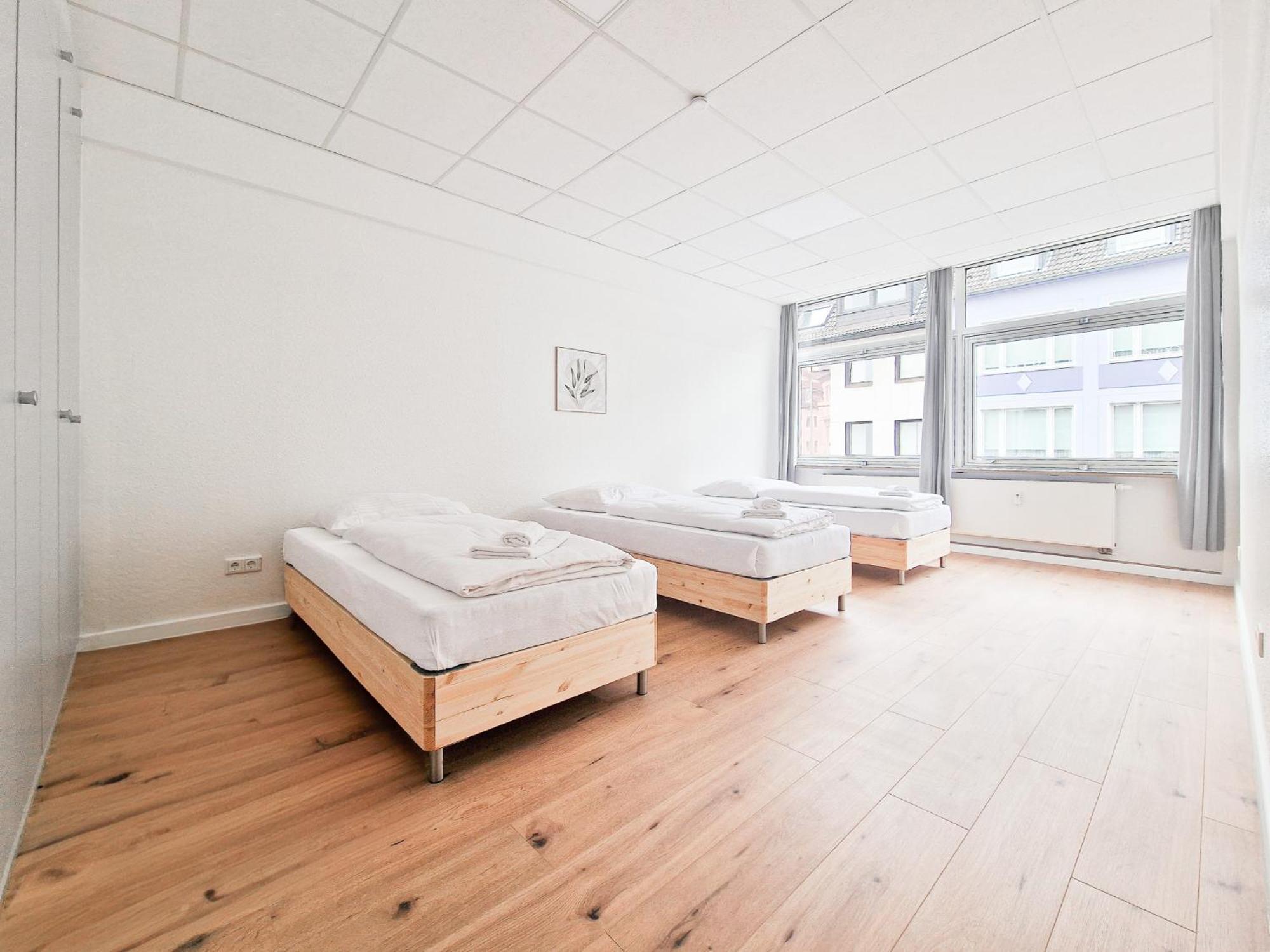 Raj Living - City Center Apartments With 5 Rooms - 10 Min Messe Dus Düsseldorf Extérieur photo