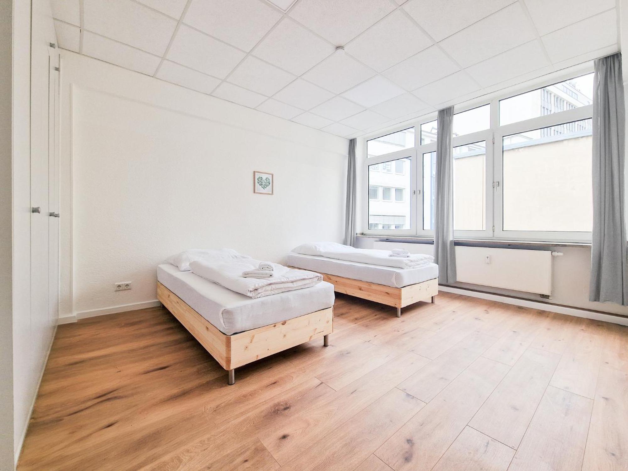 Raj Living - City Center Apartments With 5 Rooms - 10 Min Messe Dus Düsseldorf Extérieur photo