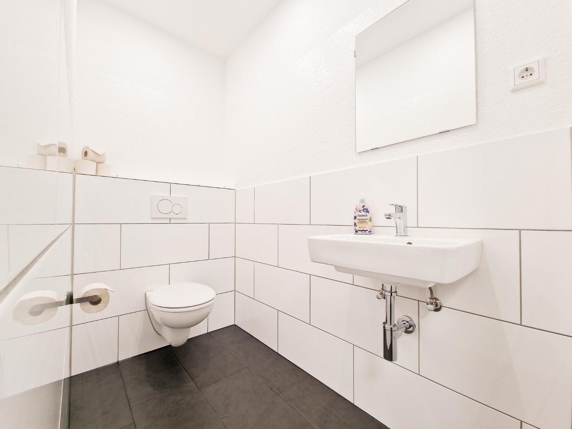 Raj Living - City Center Apartments With 5 Rooms - 10 Min Messe Dus Düsseldorf Extérieur photo